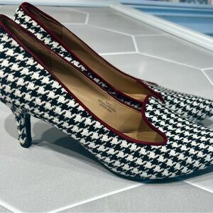 Isaac Mizrahi Black & White Houndstooth Pumps with Burgundy Trim